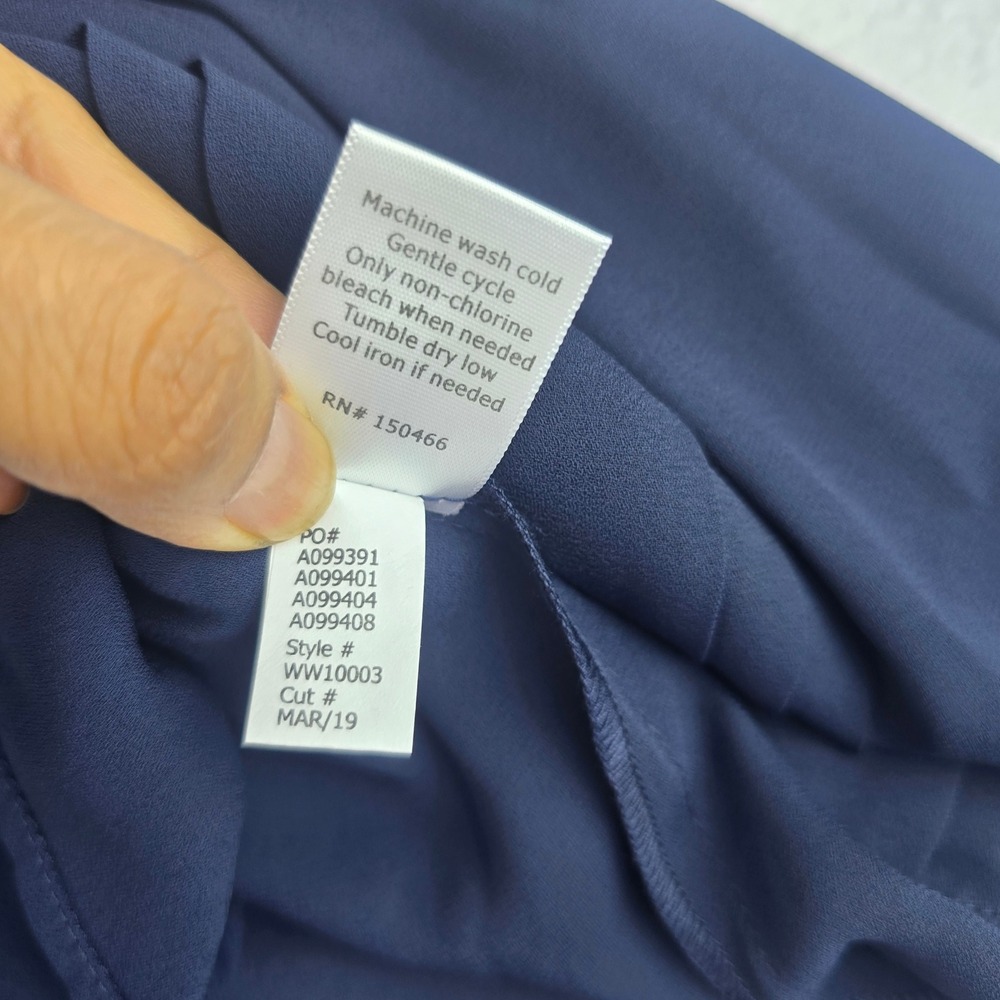 41 Hawthorn -1638 NWT Breyson Pleated Detail Navy Blue Sleeveless Blouse Top L - Picture 7 of 9